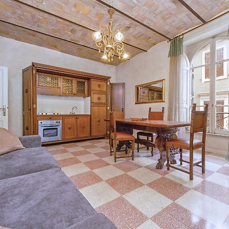 Апартаменты Borgo Vittorio Рим Экстерьер фото